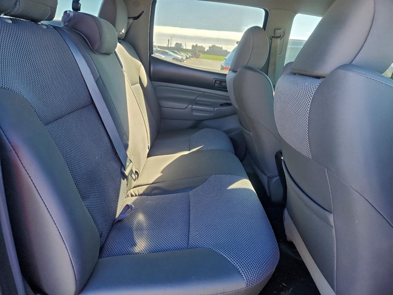 Toyota Tacoma Double Cab Image 12