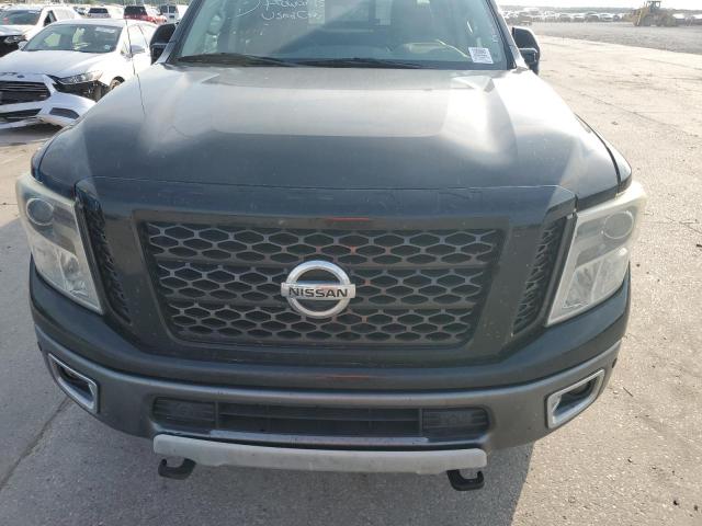 Nissan Titan Sl Image 9