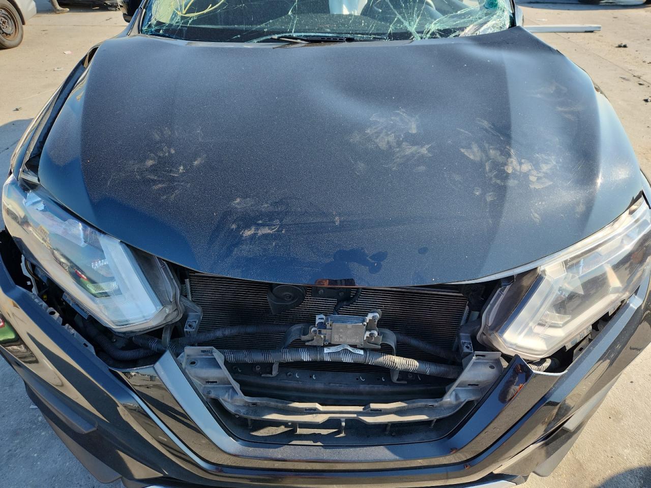 Nissan Rogue S Image 2