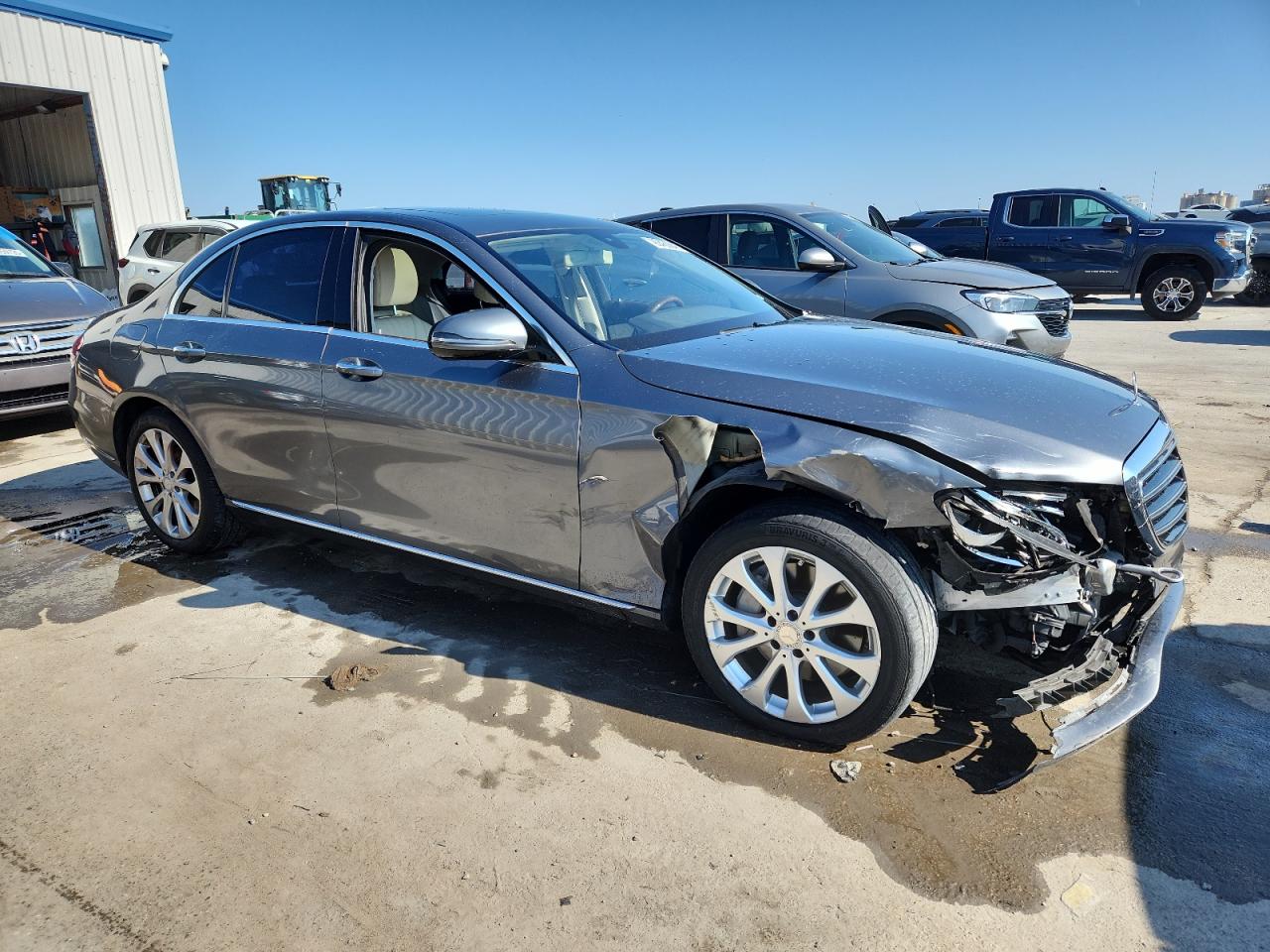 Mercedes-Benz E-Class 300 Image 9