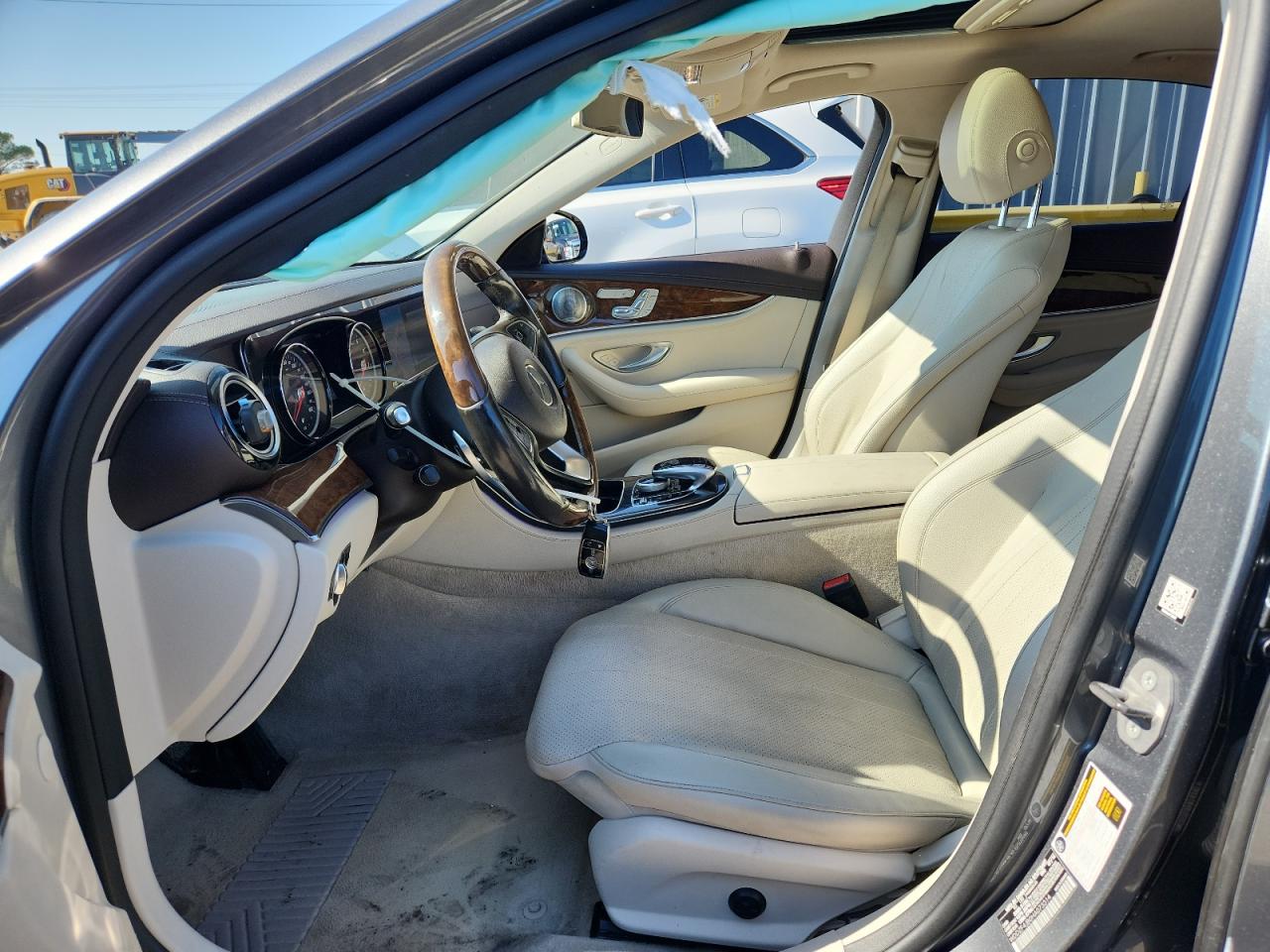 Mercedes-Benz E-Class 300 Image 11