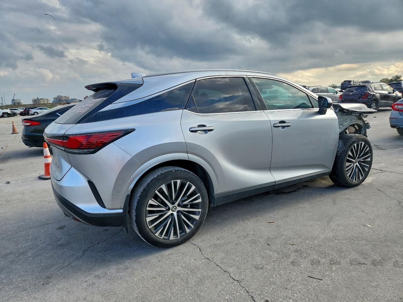 Lexus RX 350 Base Image 2