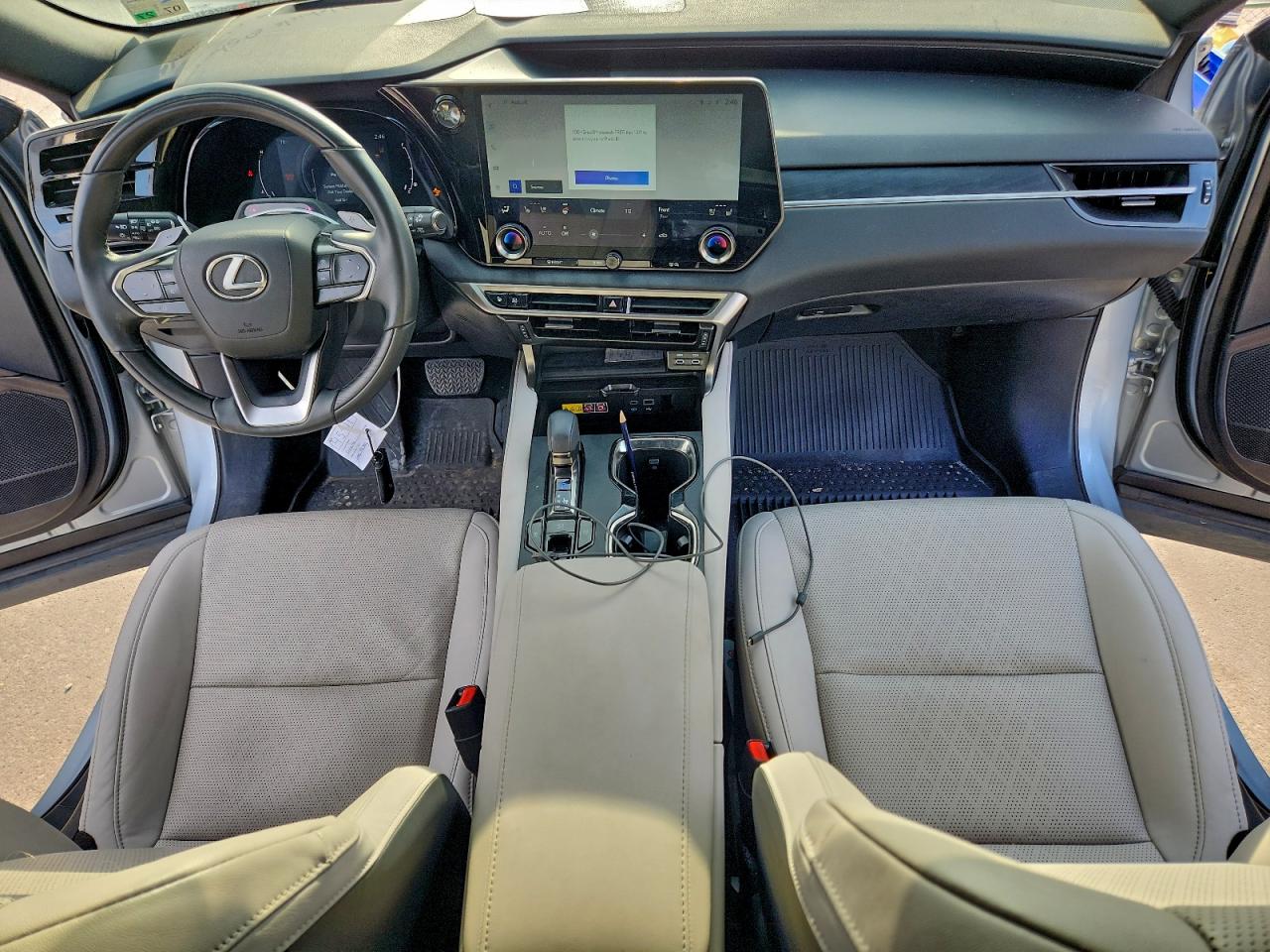 Lexus RX 350 Base Image 9