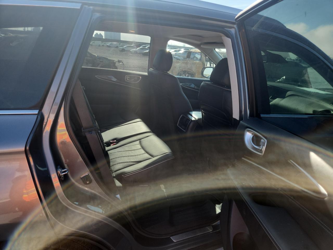 INFINITI Qx Luxe Image 10