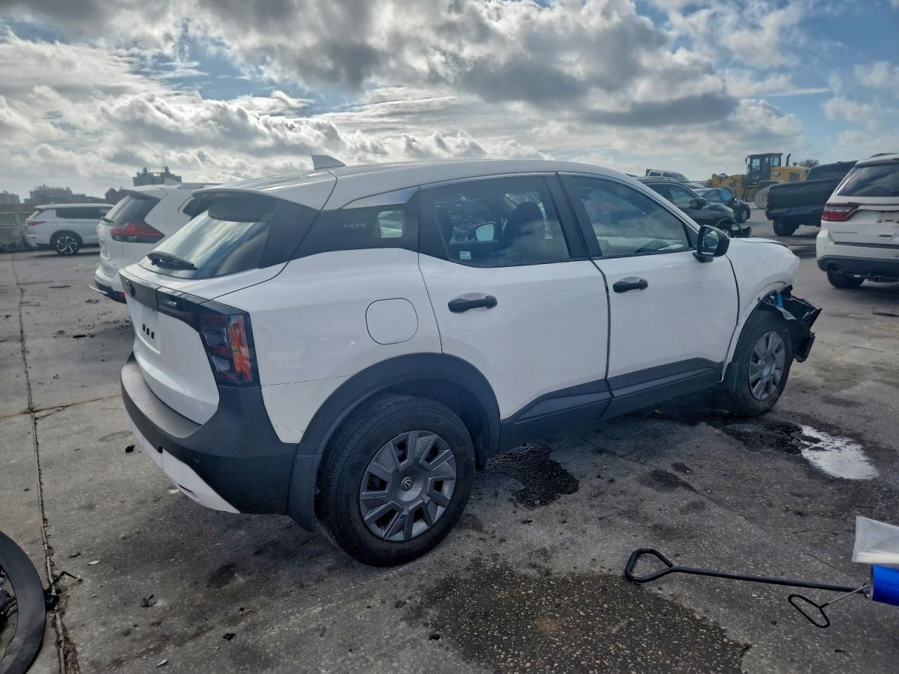 Nissan Kicks S Image 9