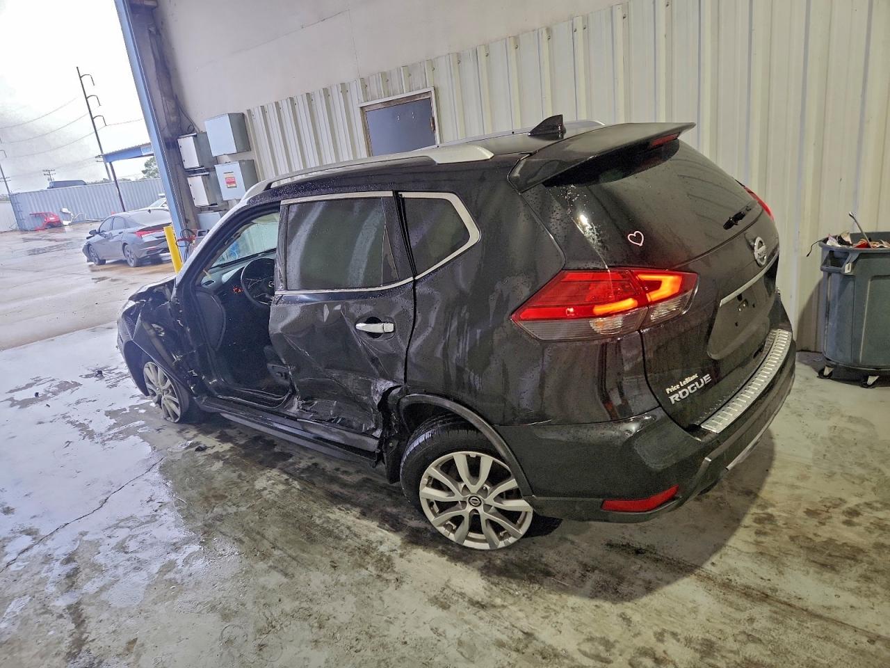 Nissan Rogue S Image 5