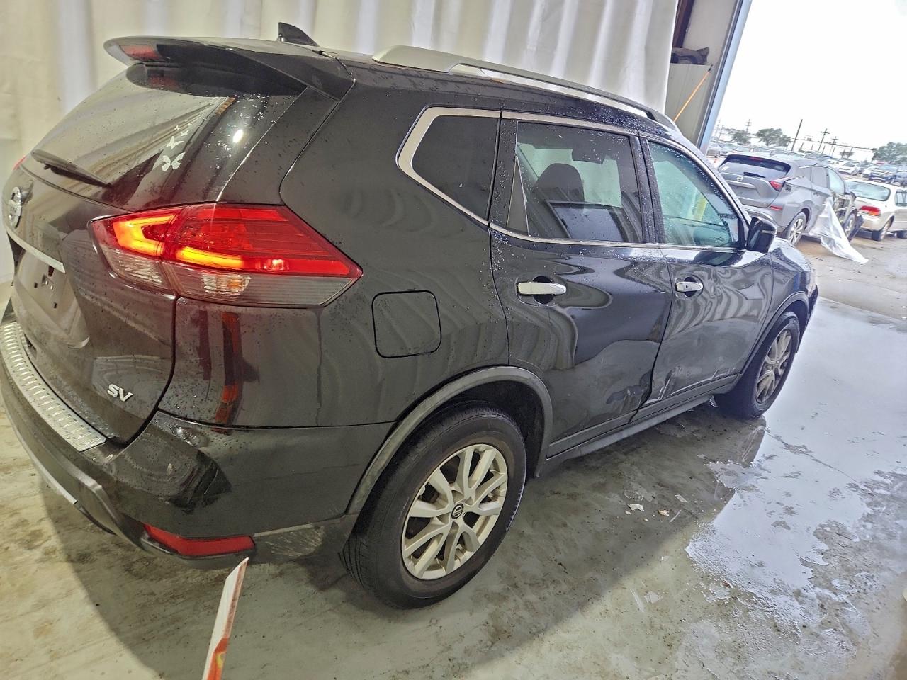 Nissan Rogue S Image 2