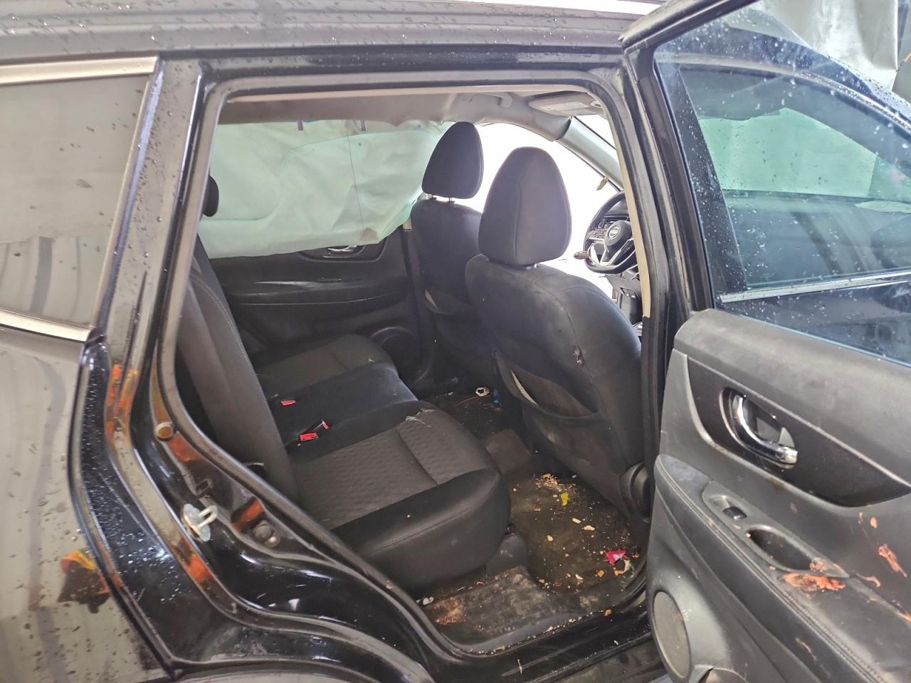 Nissan Rogue S Image 7