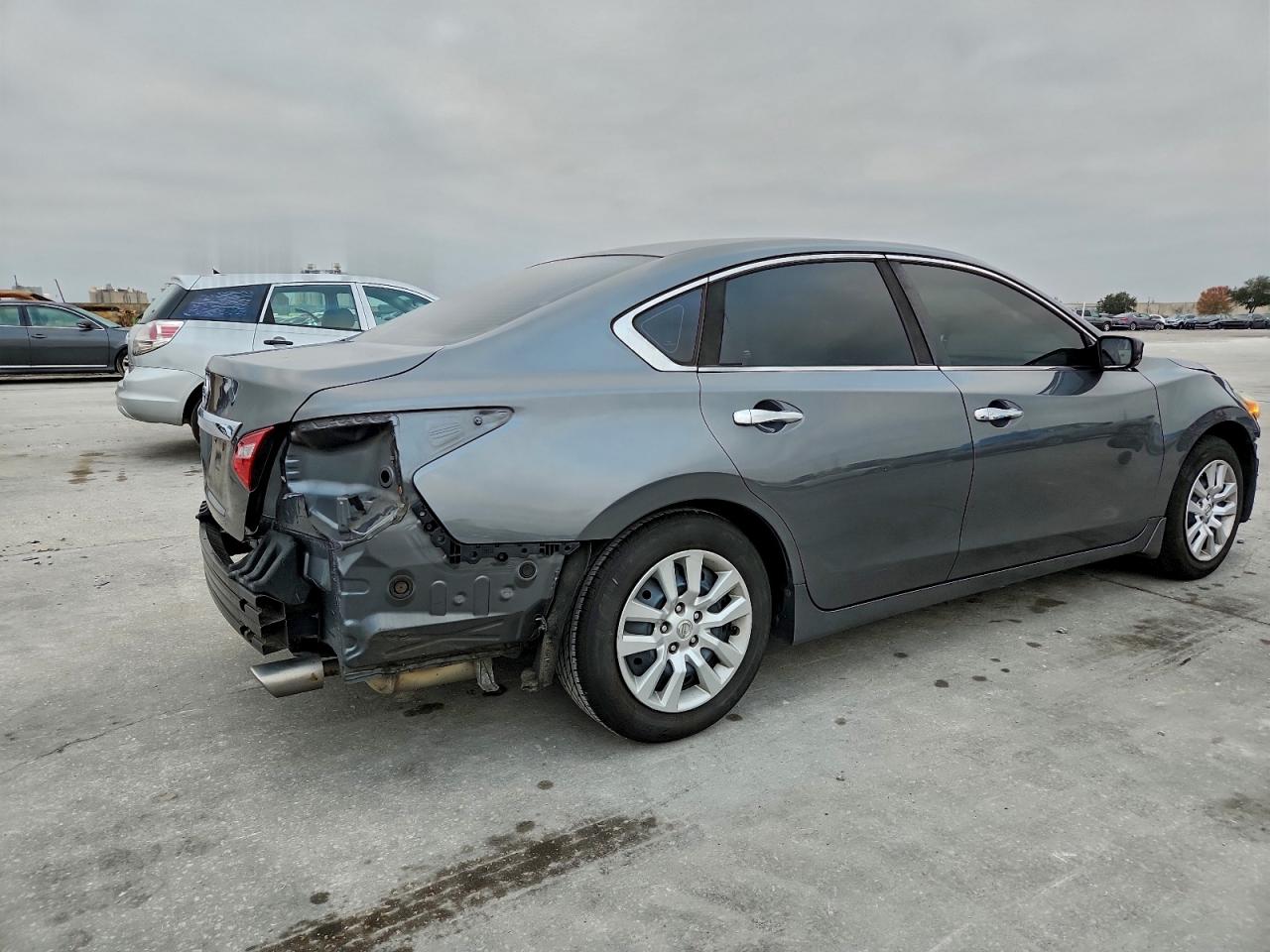 Nissan Altima 2.5 Image 2