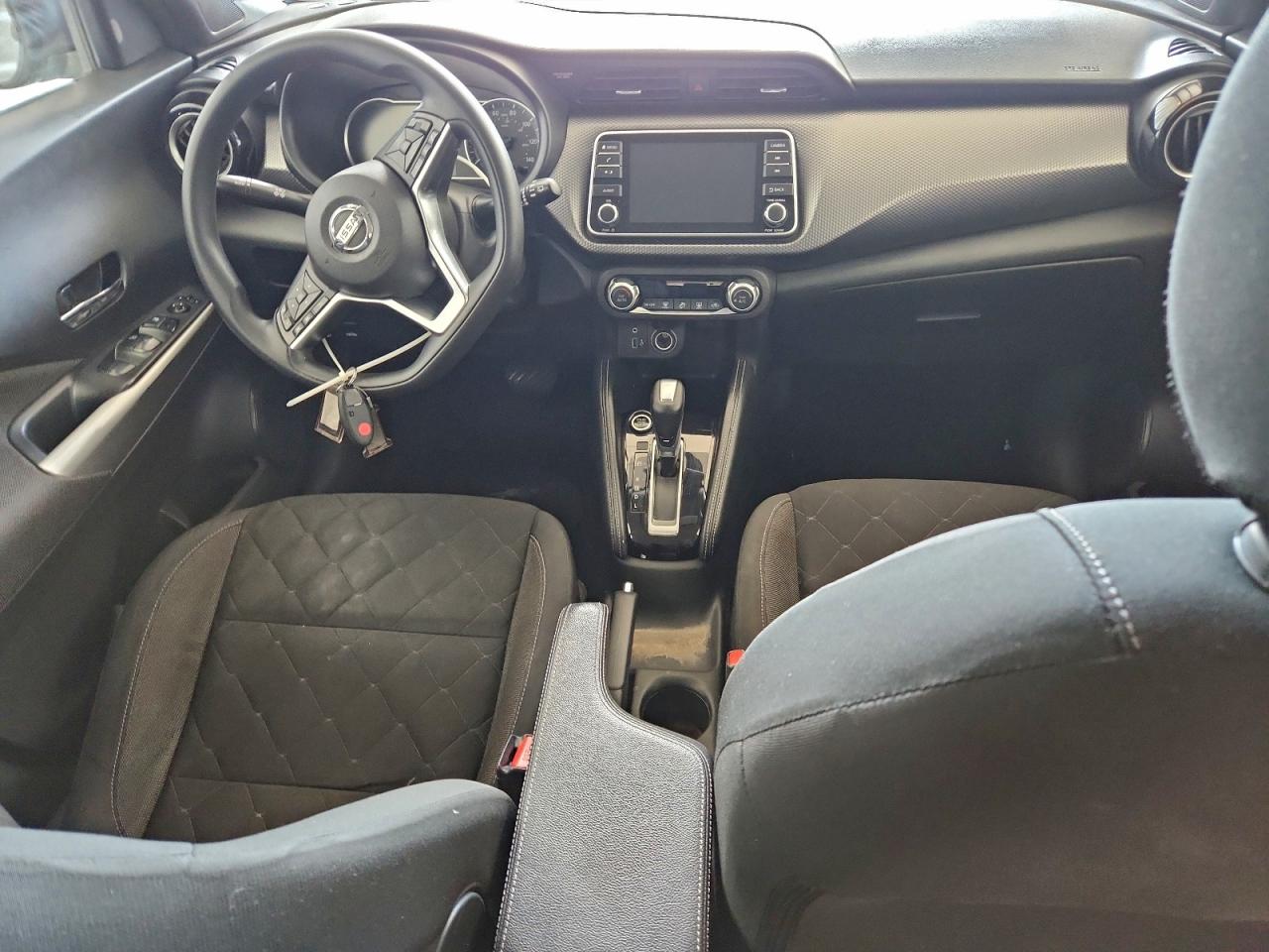 Nissan Kicks Sv Image 5