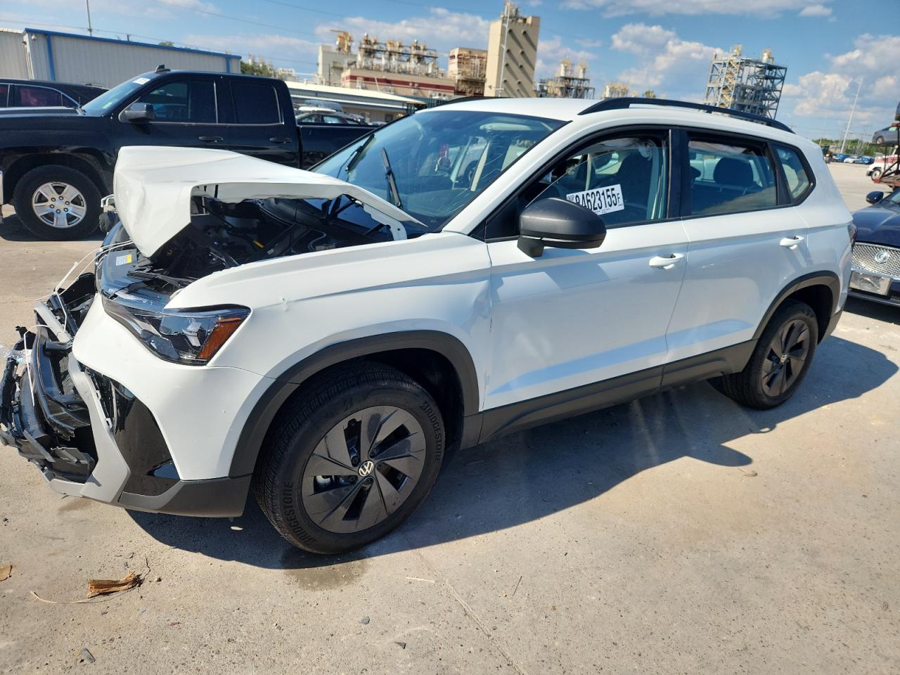 Volkswagen Taos S Image 1