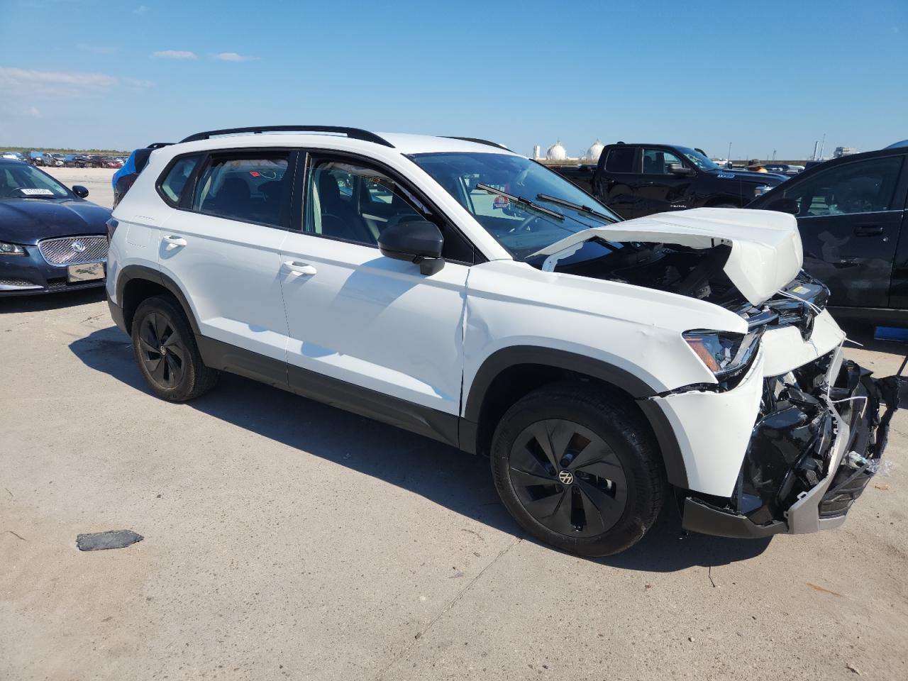 Volkswagen Taos S Image 7