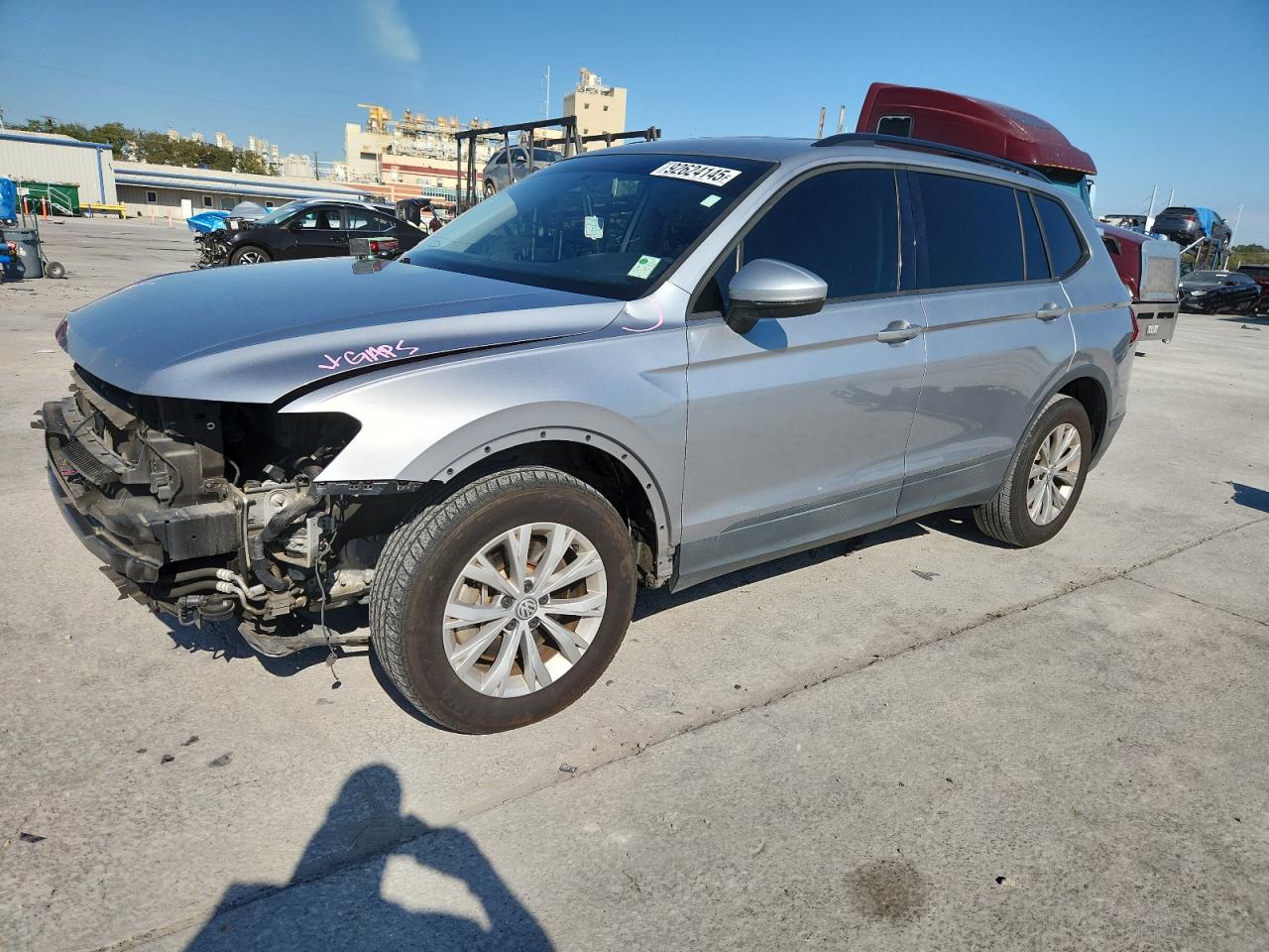 Volkswagen Tiguan S Image 1