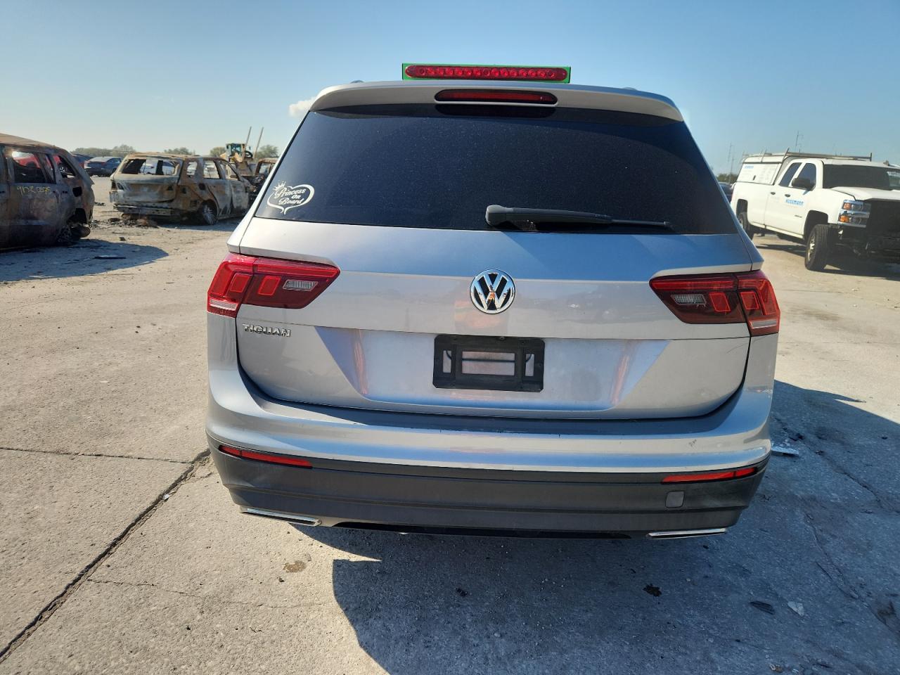 Volkswagen Tiguan S Image 5