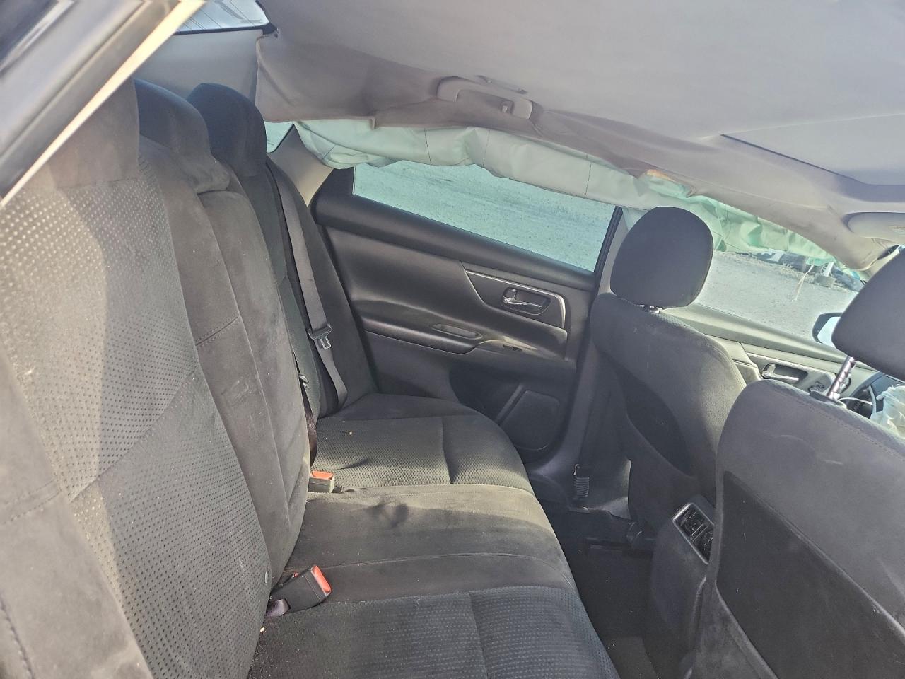 Nissan Altima 2.5 Image 11