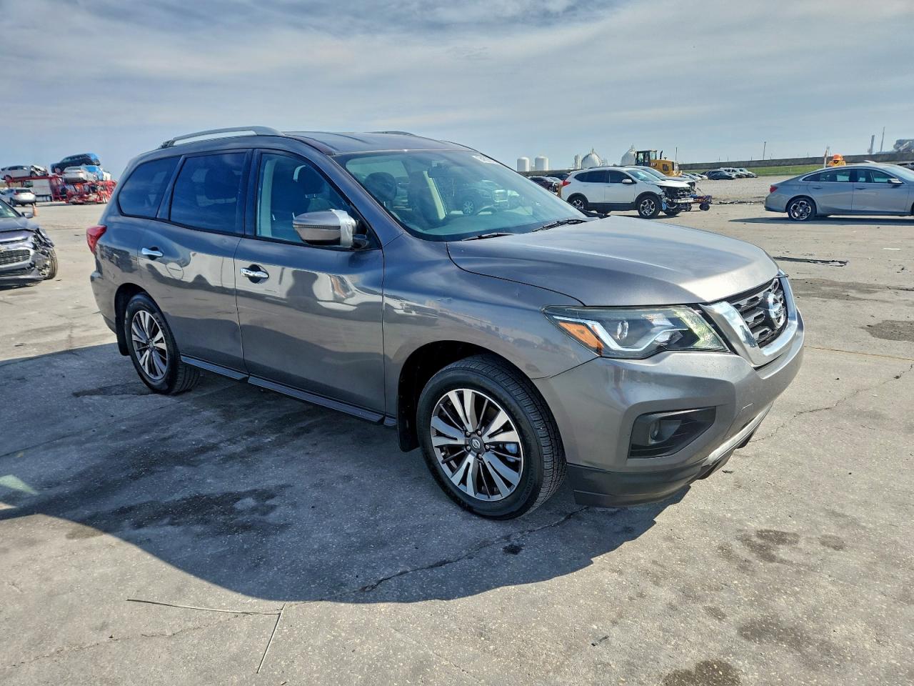 Nissan Pathfinder S Image 8