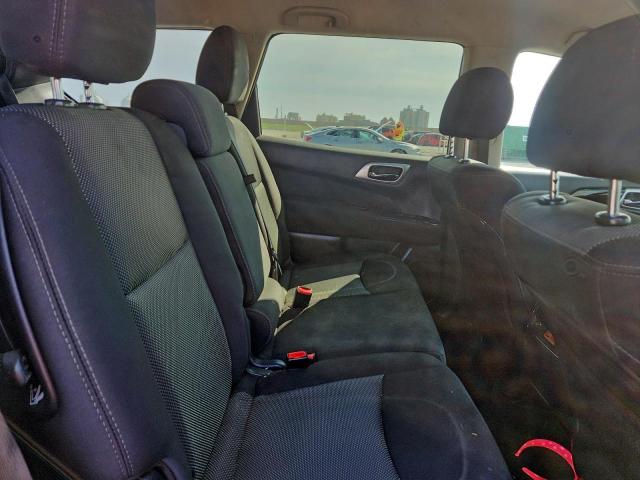 Nissan Pathfinder S Image 9