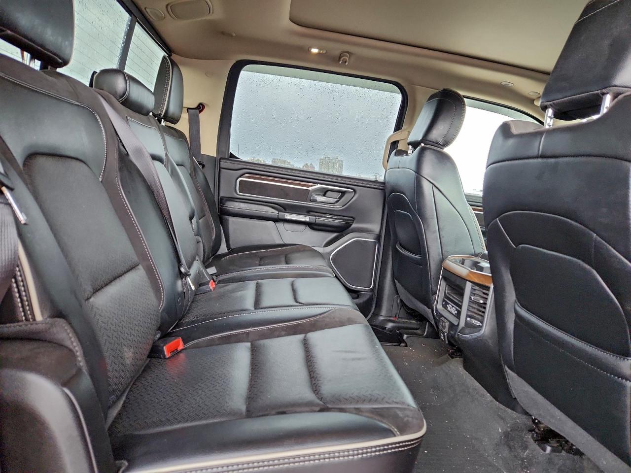 Ram 1500 Laramie Image 8