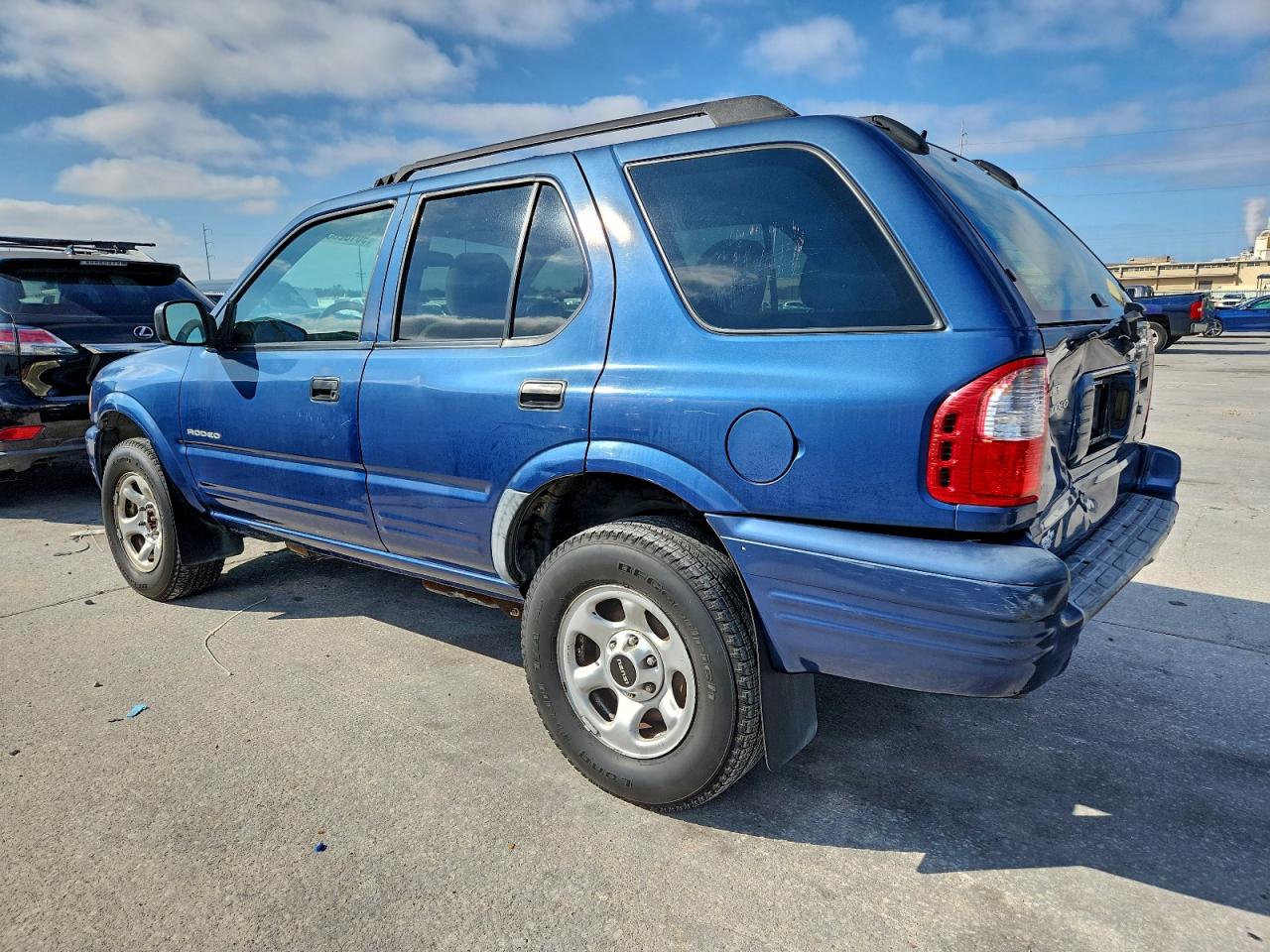 Isuzu Rodeo S Image 10