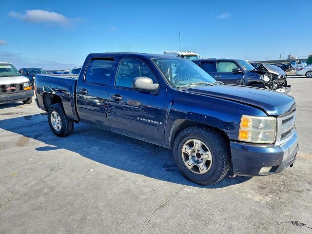 Chevrolet Silverado C1500 Crew Cab Image 4