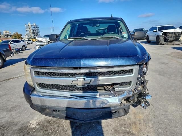 Chevrolet Silverado C1500 Crew Cab Image 8