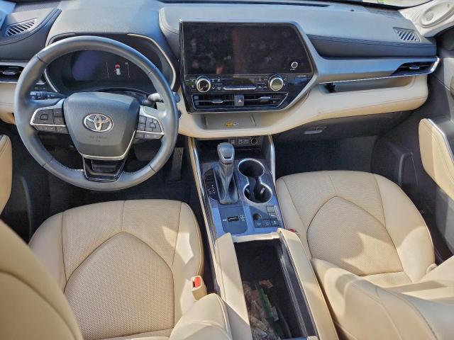 Toyota Highlander L Image 12