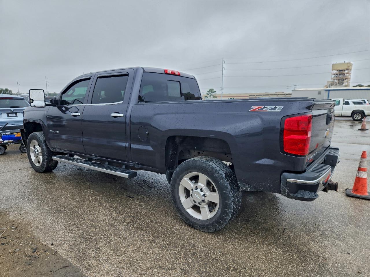 Chevrolet Silverado K2500 Heavy Duty Ltz Image 2
