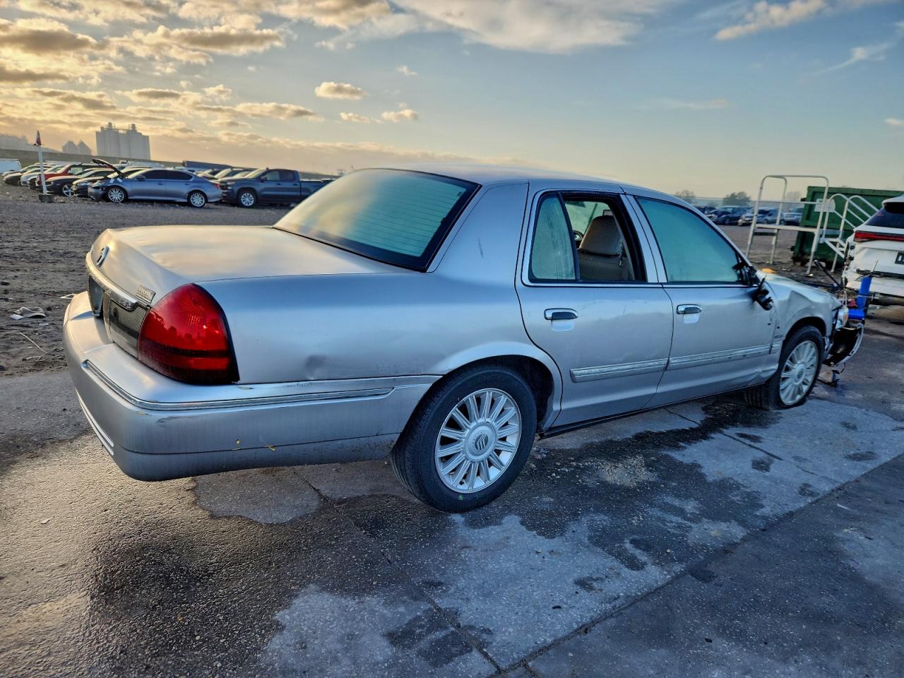 Mercury Grmarquis Ls Image 3