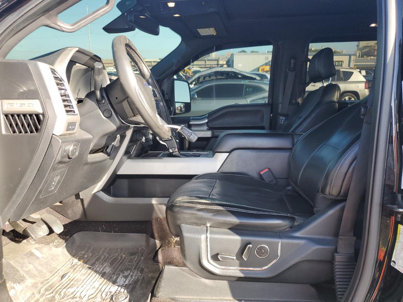 Ford F-150 Supercrew Image 3