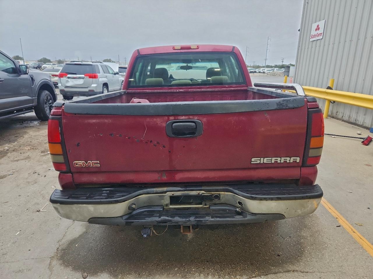 GMC Sierra C1500 Image 3