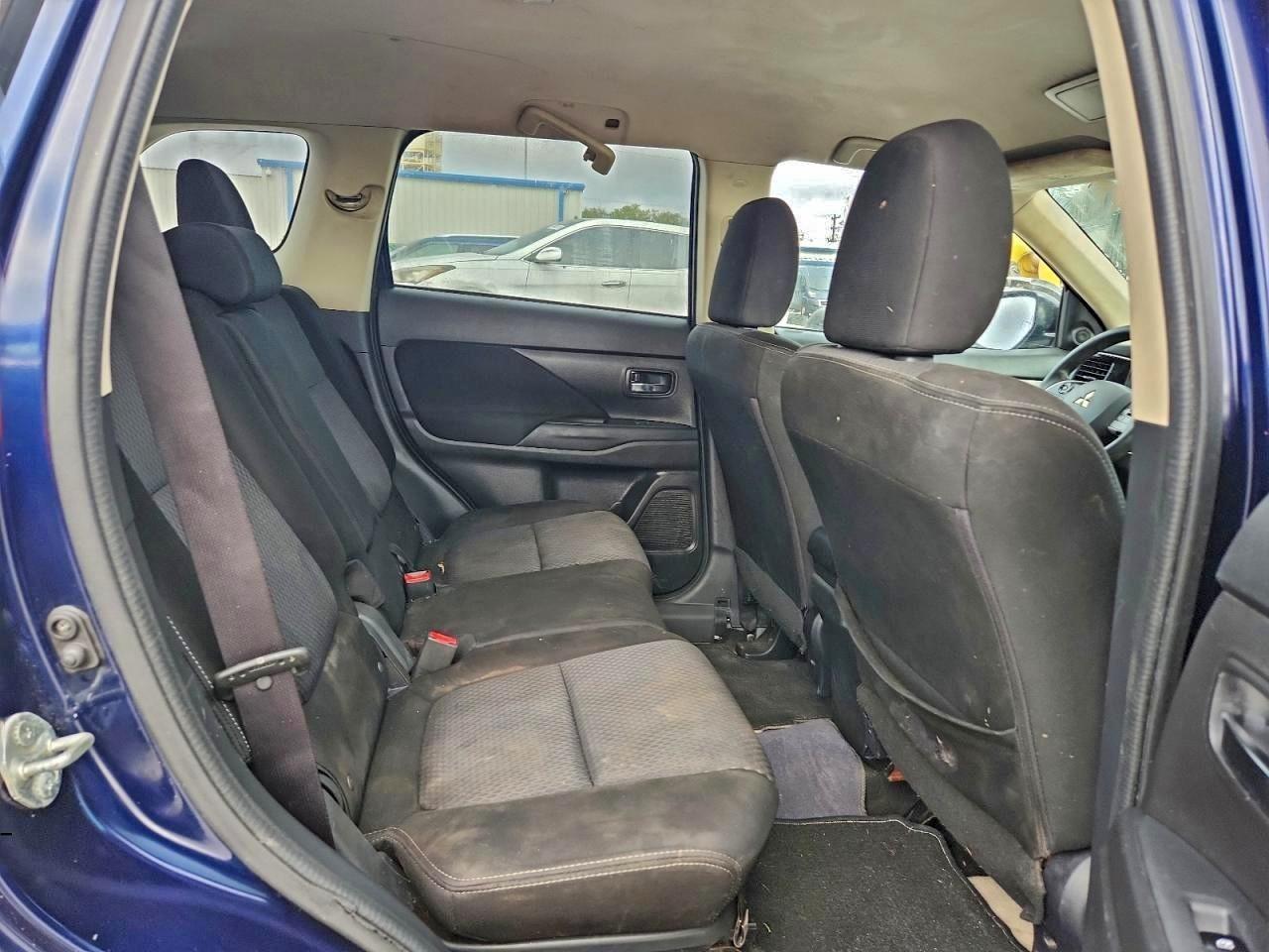 Mitsubishi Outlander Se Image 4