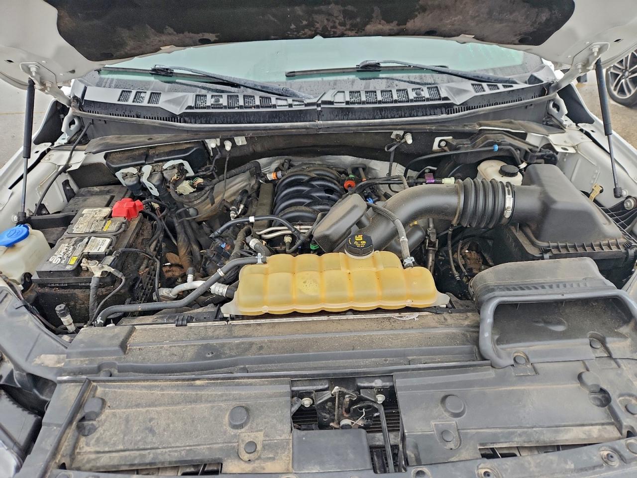 Ford F-150 Supercrew Image 8