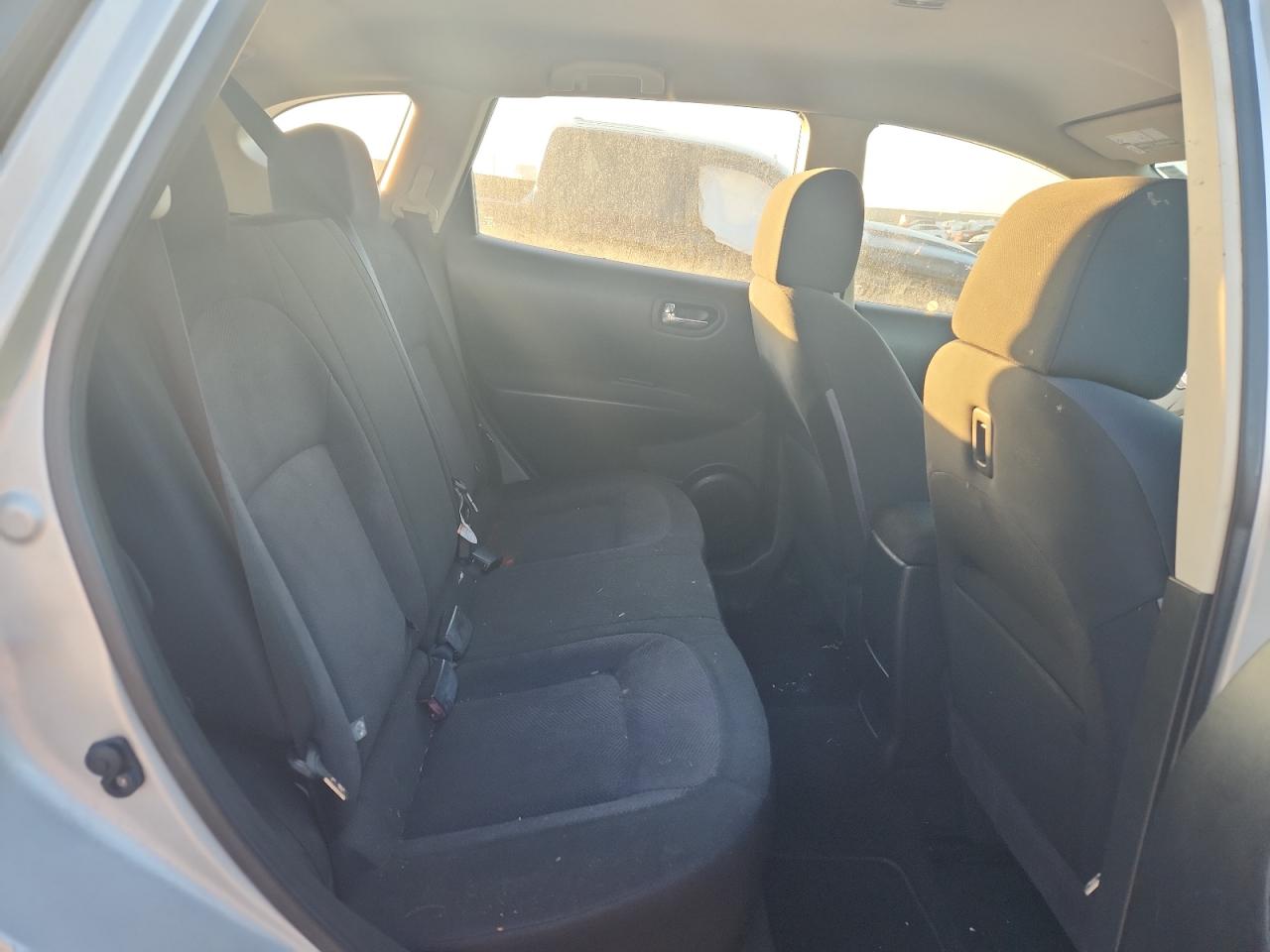 Nissan Rogue S Image 9