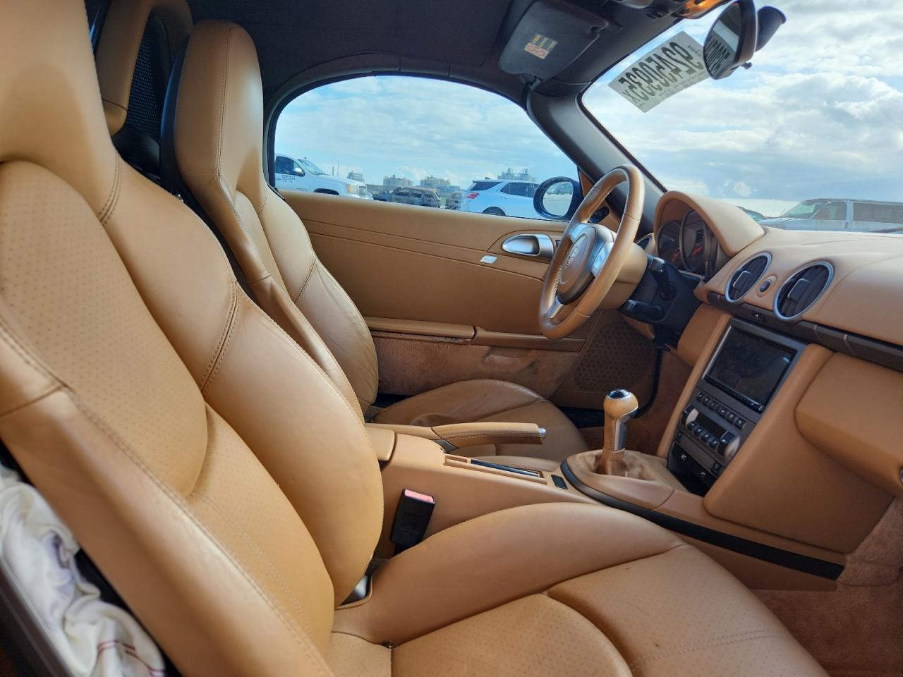 Porsche Boxster Image 12