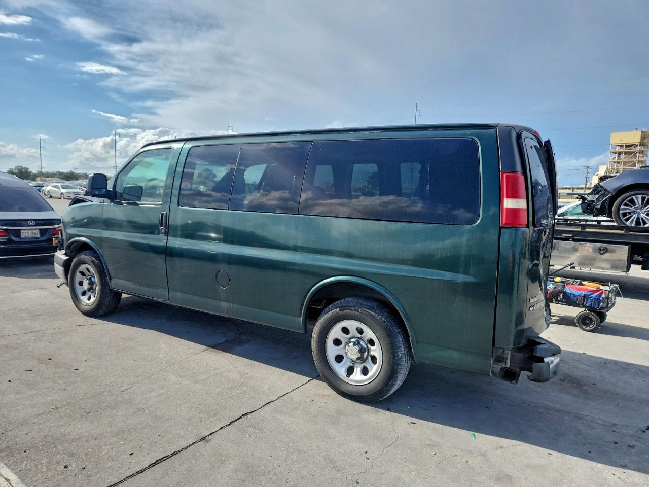Chevrolet Express Lt Image 4