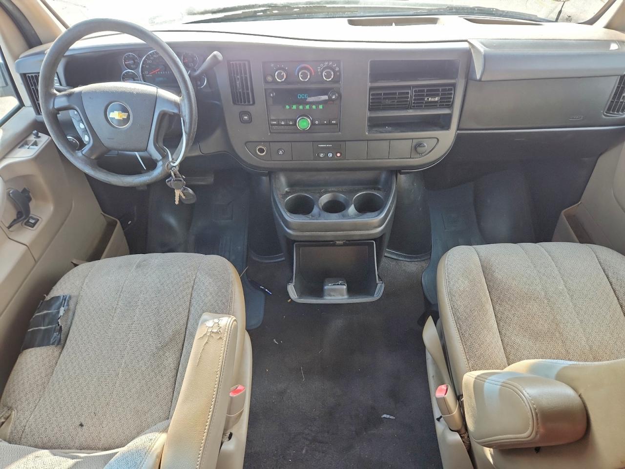 Chevrolet Express Lt Image 10