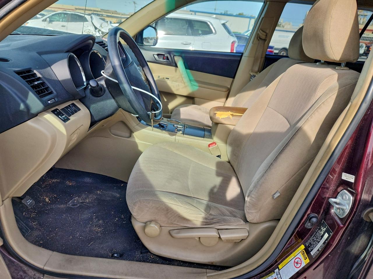 Toyota Highlander Base Image 9