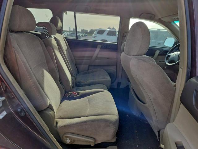 Toyota Highlander Base Image 13