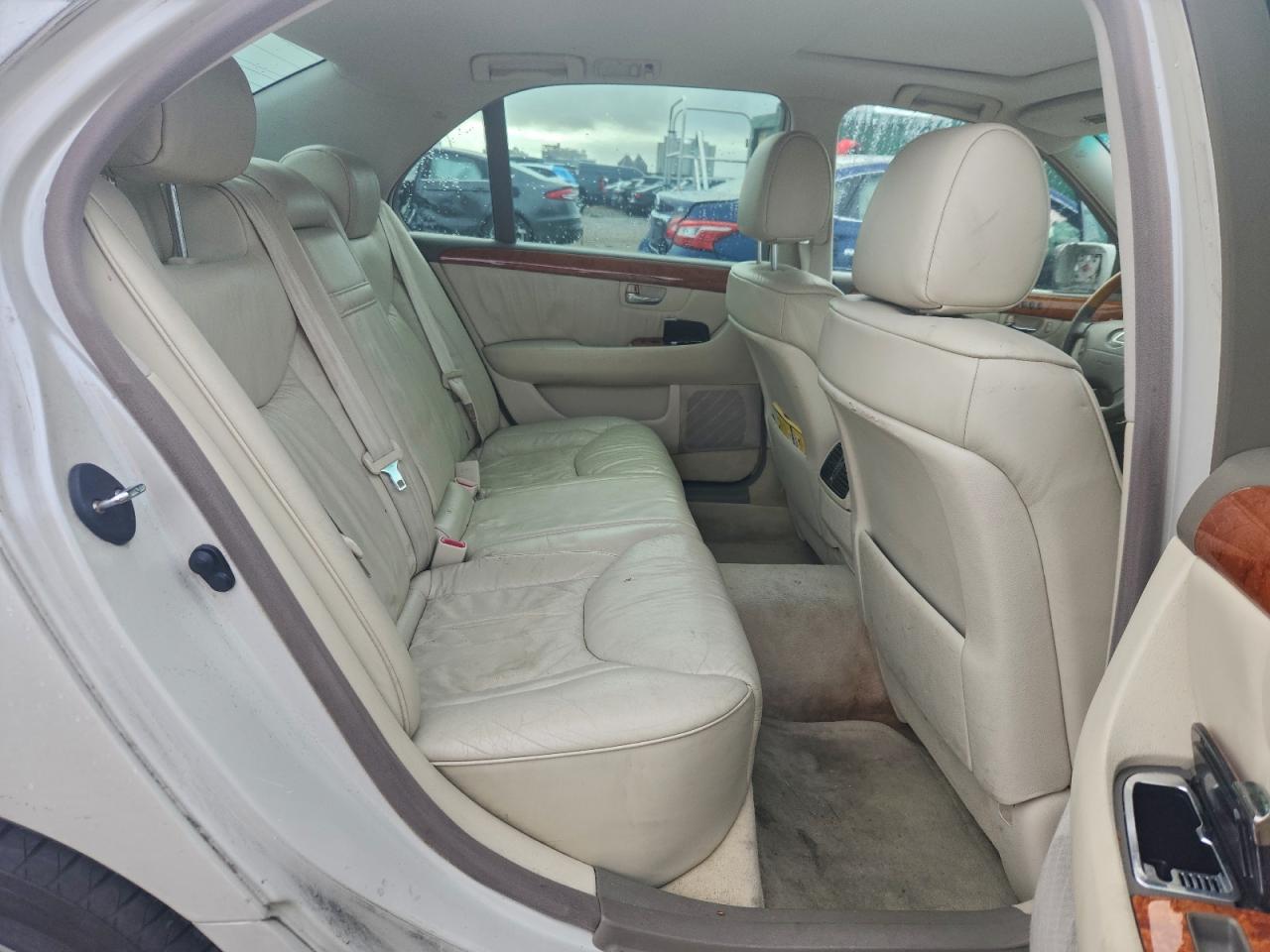 Lexus LS 430 Image 10