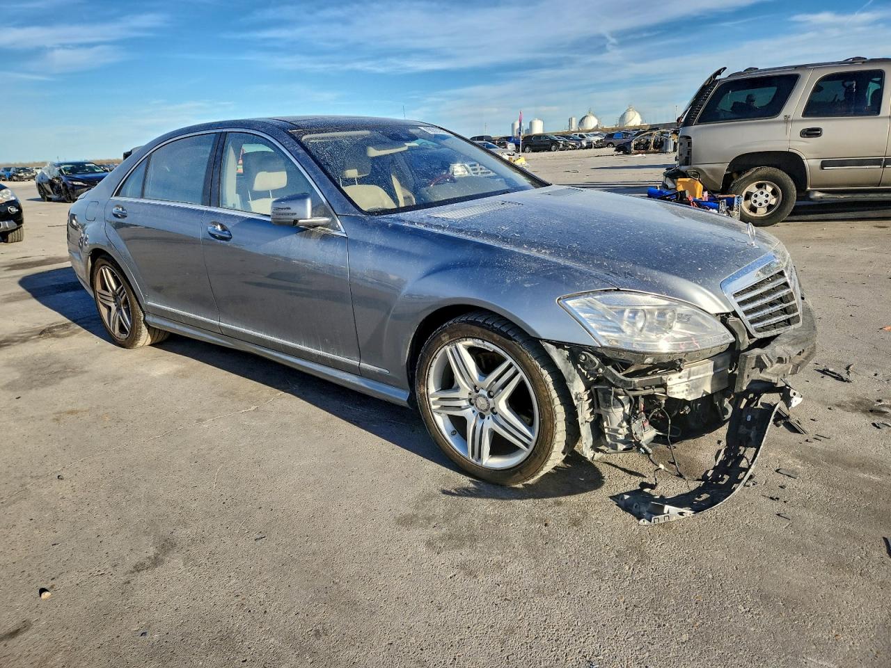 Mercedes-Benz S-Class 550 Image 9