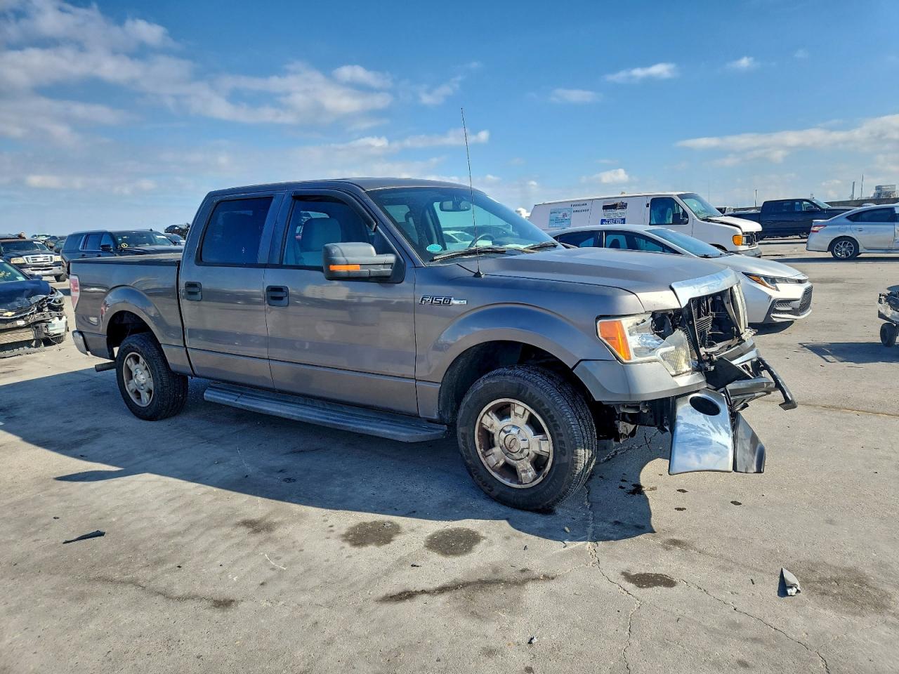 Ford F-150 Supercrew Image 12