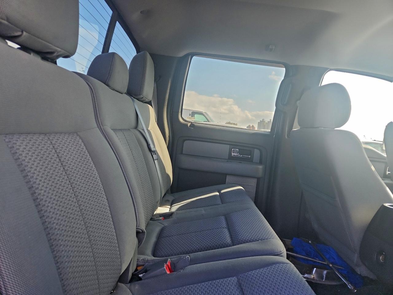 Ford F-150 Supercrew Image 8