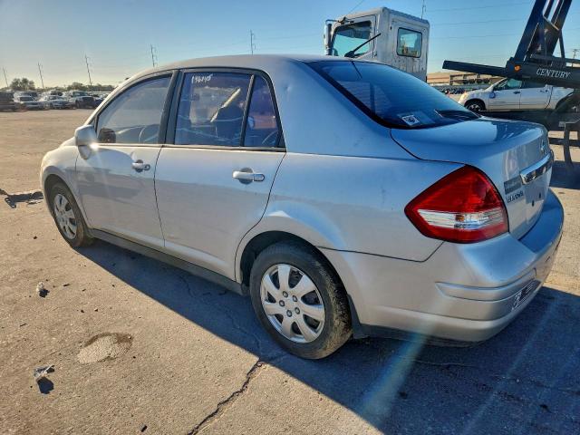 Nissan Versa S Image 10