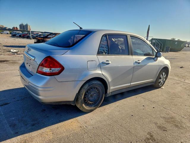 Nissan Versa S Image 4