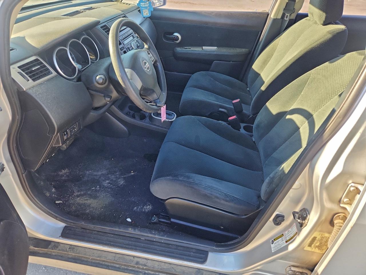 Nissan Versa S Image 5