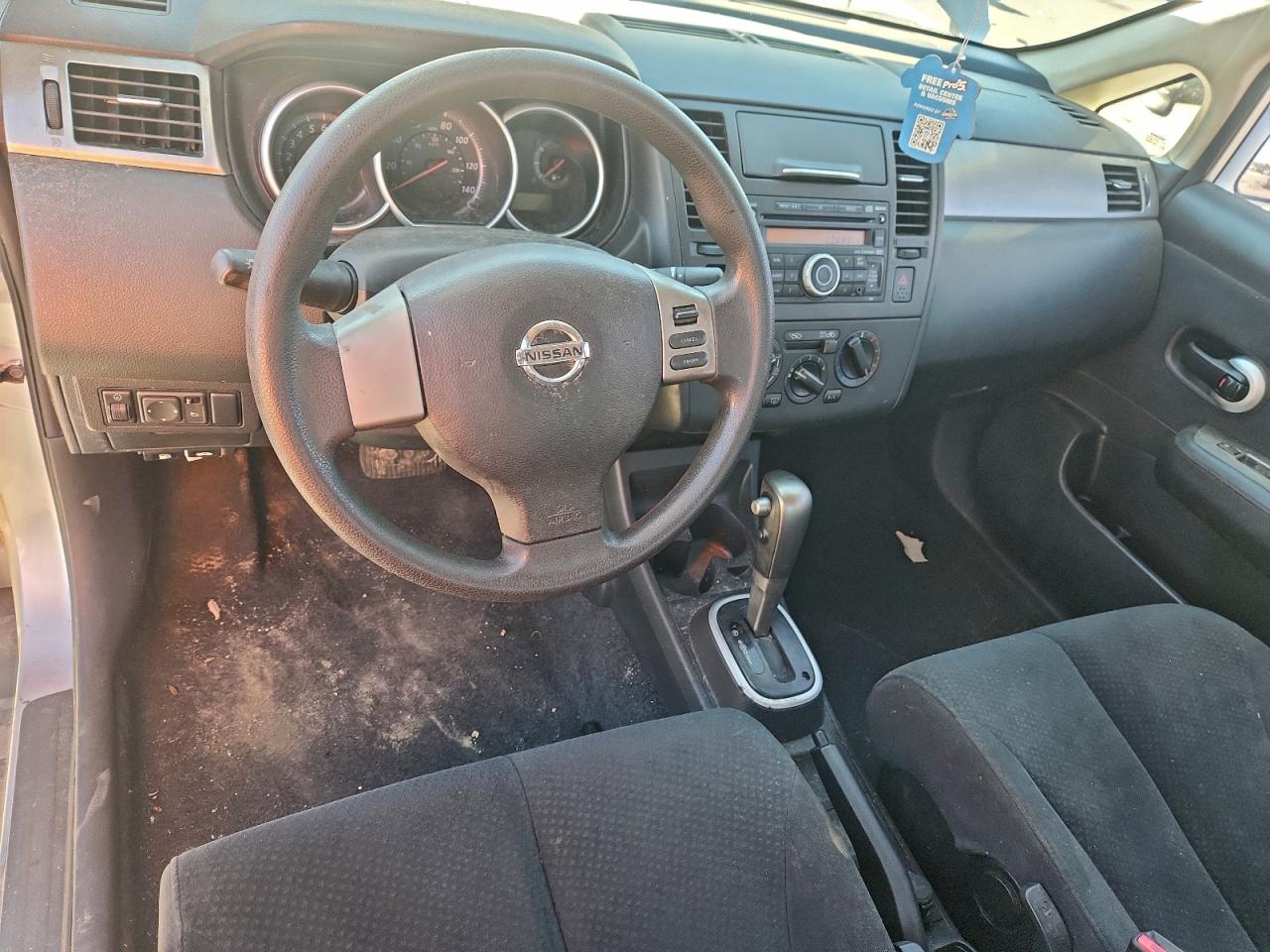 Nissan Versa S Image 9