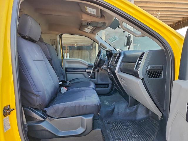 Ford F-550 Super Duty Image 13