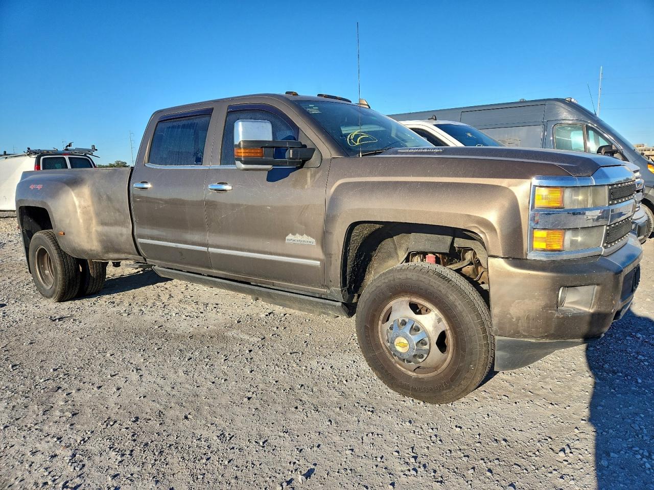 Chevrolet Silverado K3500 High Country Image 6