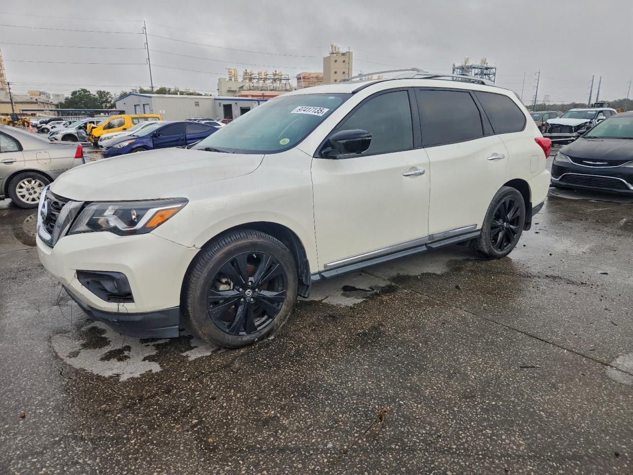 Nissan Pathfinder S Image 1