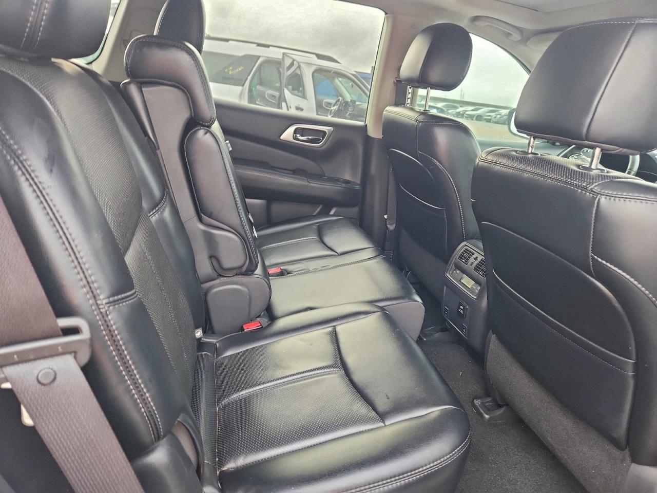 Nissan Pathfinder S Image 7